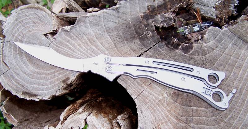 2022公式店舗 SPYDERCO SZABOFLY Butterfly knife セカンド品 武具